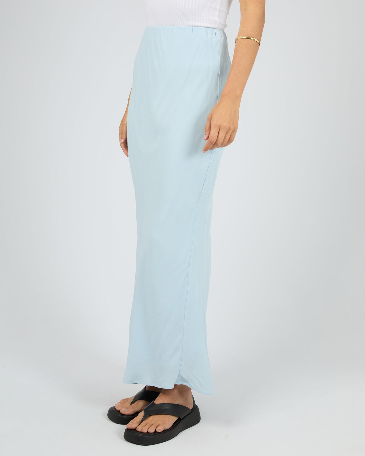 6468359.SKY_4_1764747237000