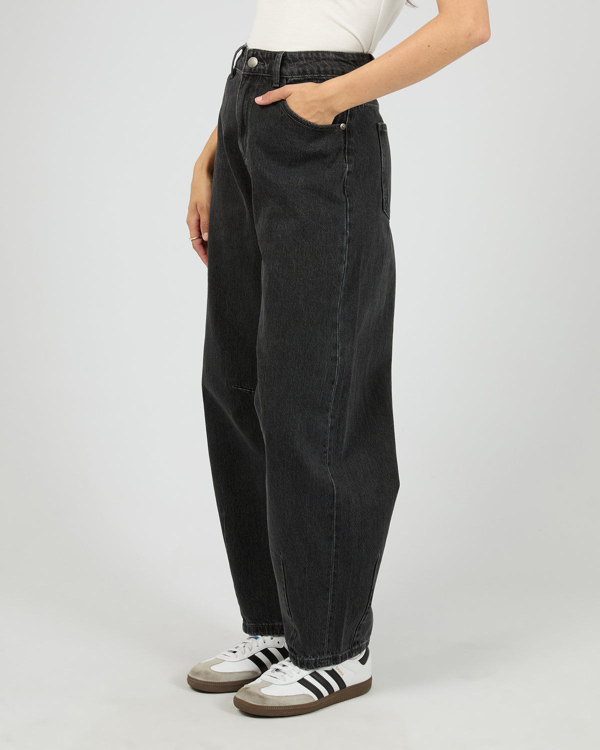 Hallie Barrel Leg Jean Coal