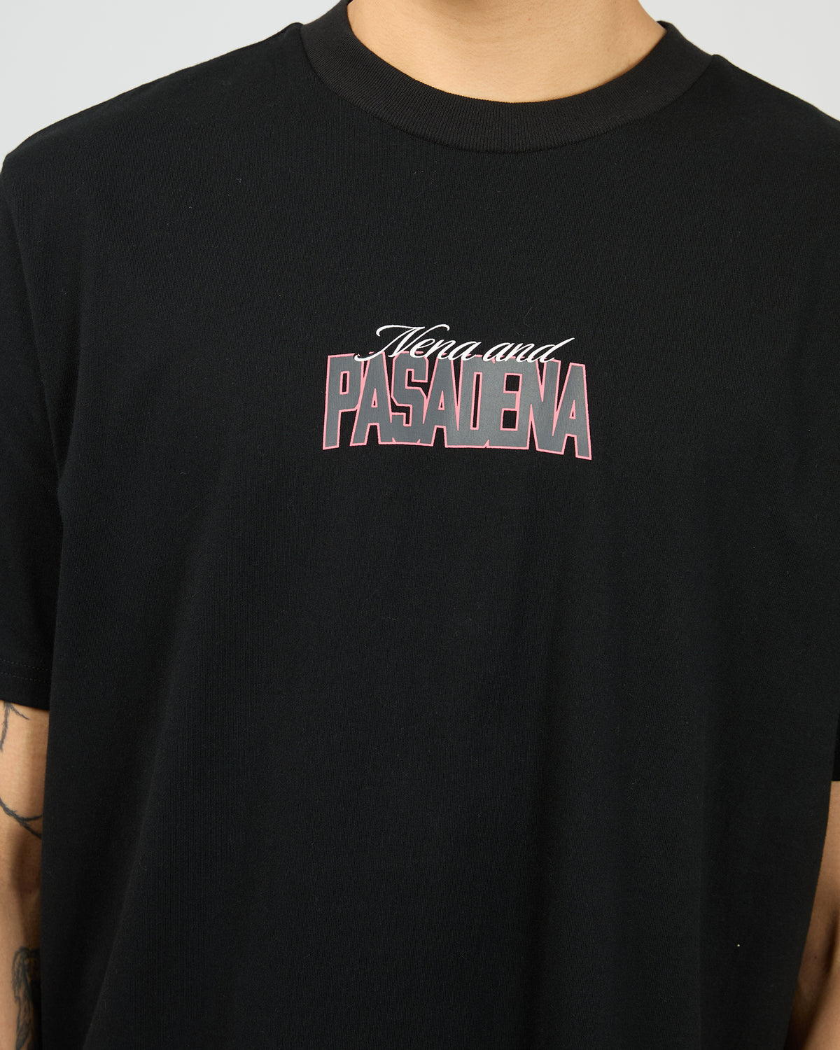 Distance Classic Tee Black