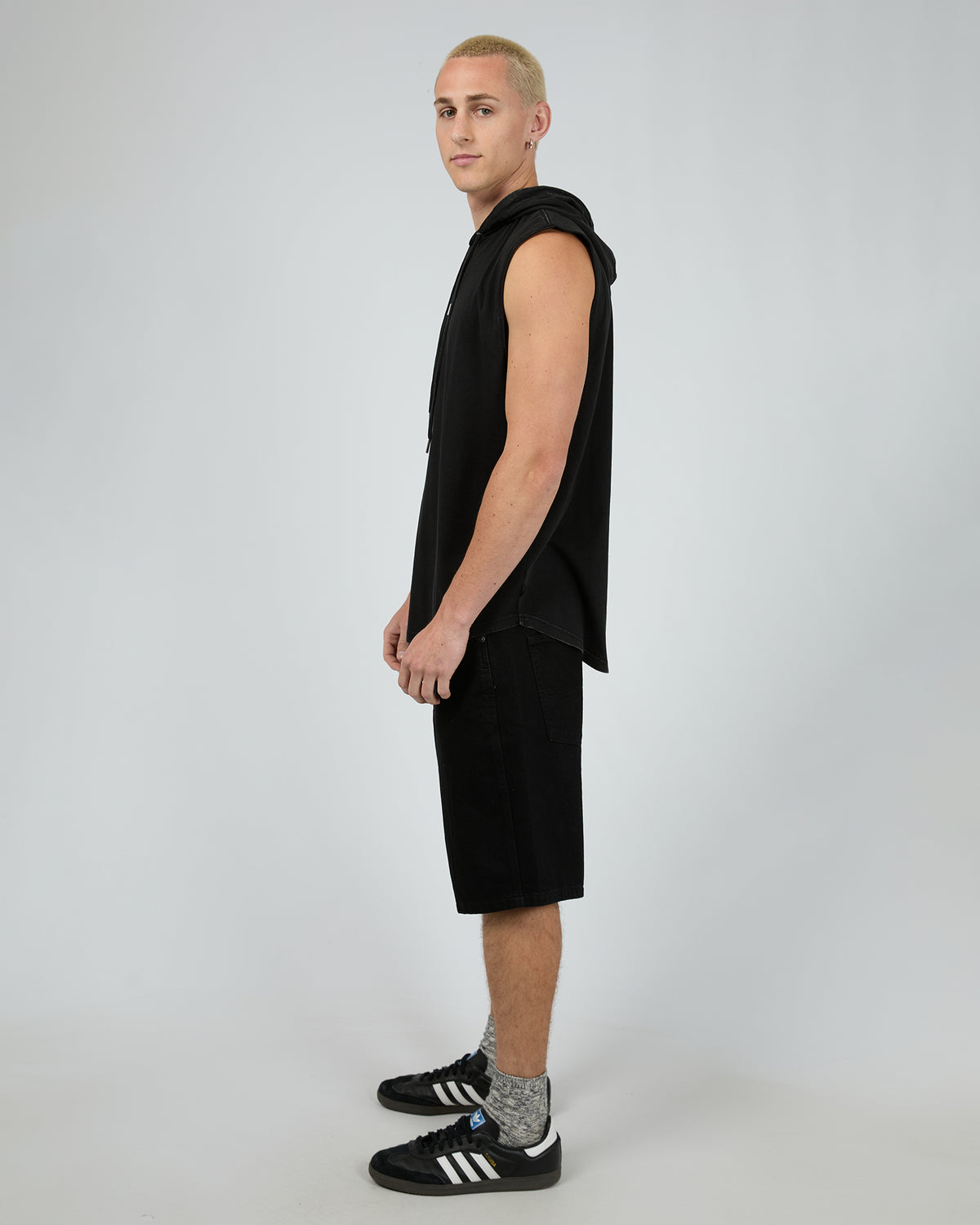 Strike Hooded Muscle Washed Black
