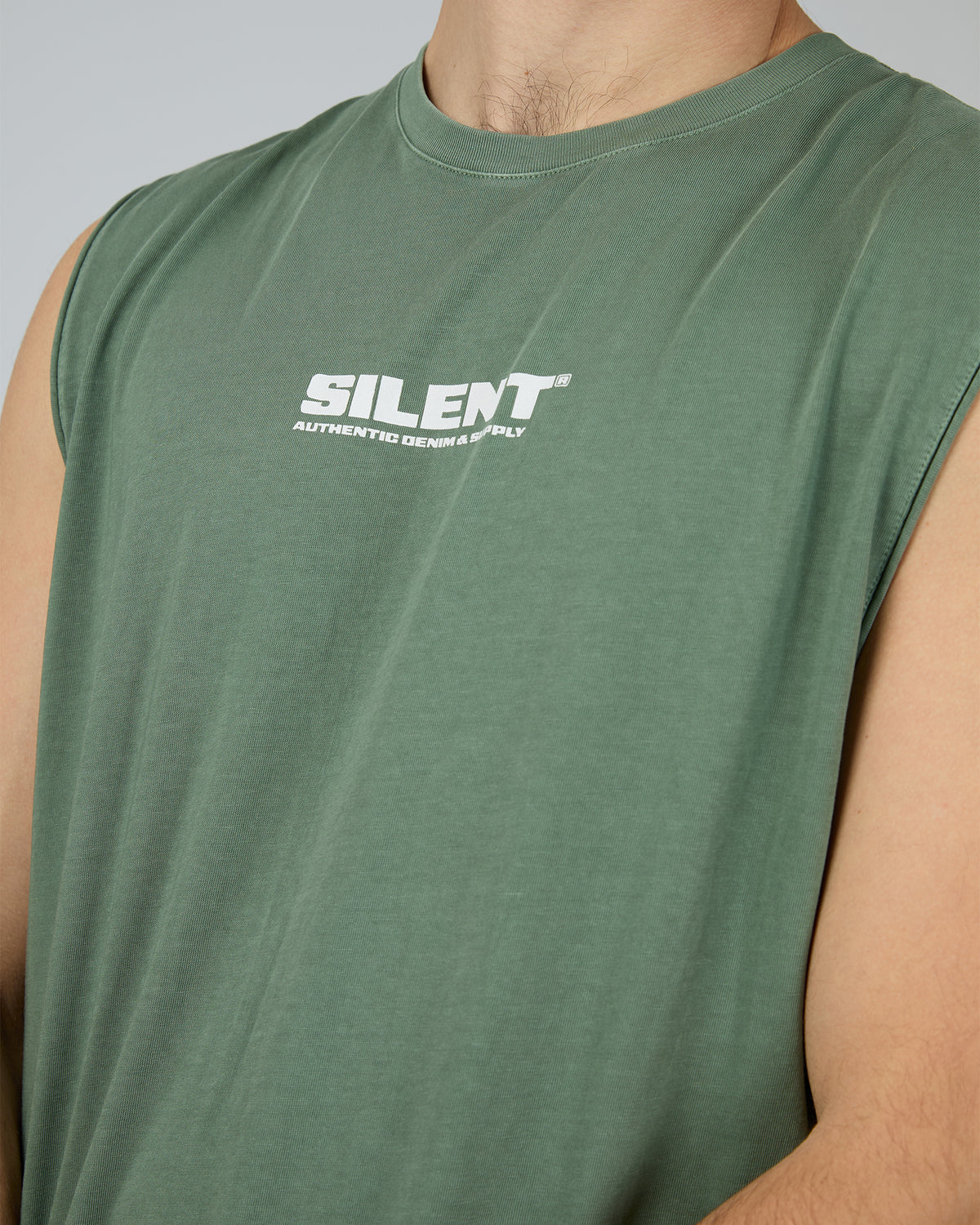 Dominate Tail Muscle Forest Green