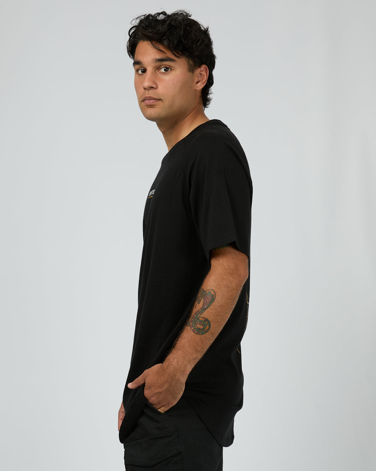 Pace Raglan Tee Black