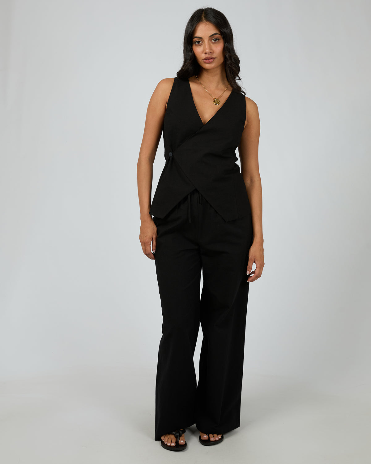 Willa Vest Black