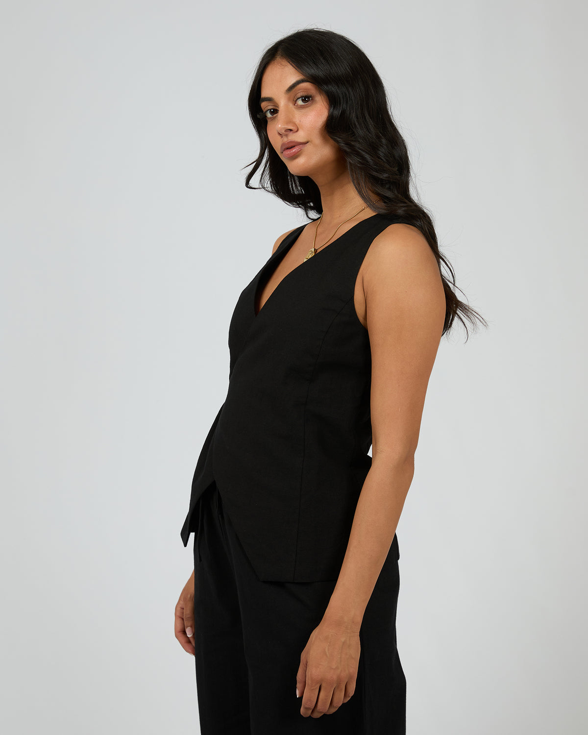 Willa Vest Black