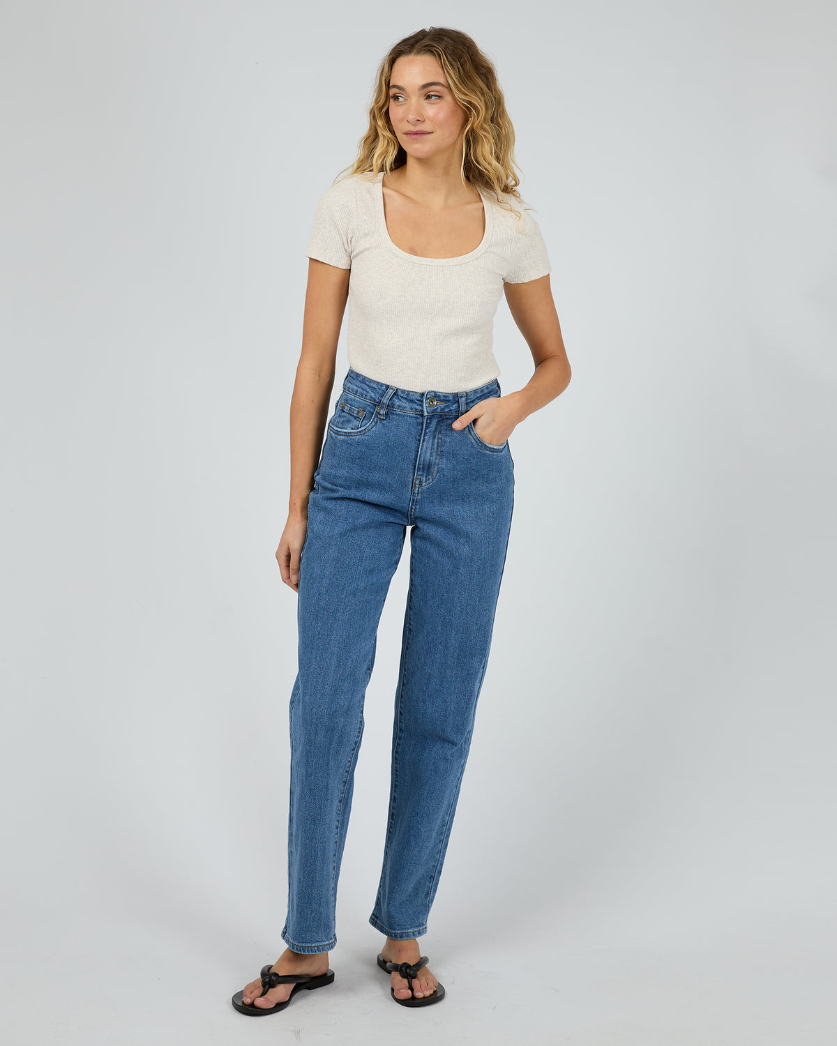 Mia Tee Oatmeal