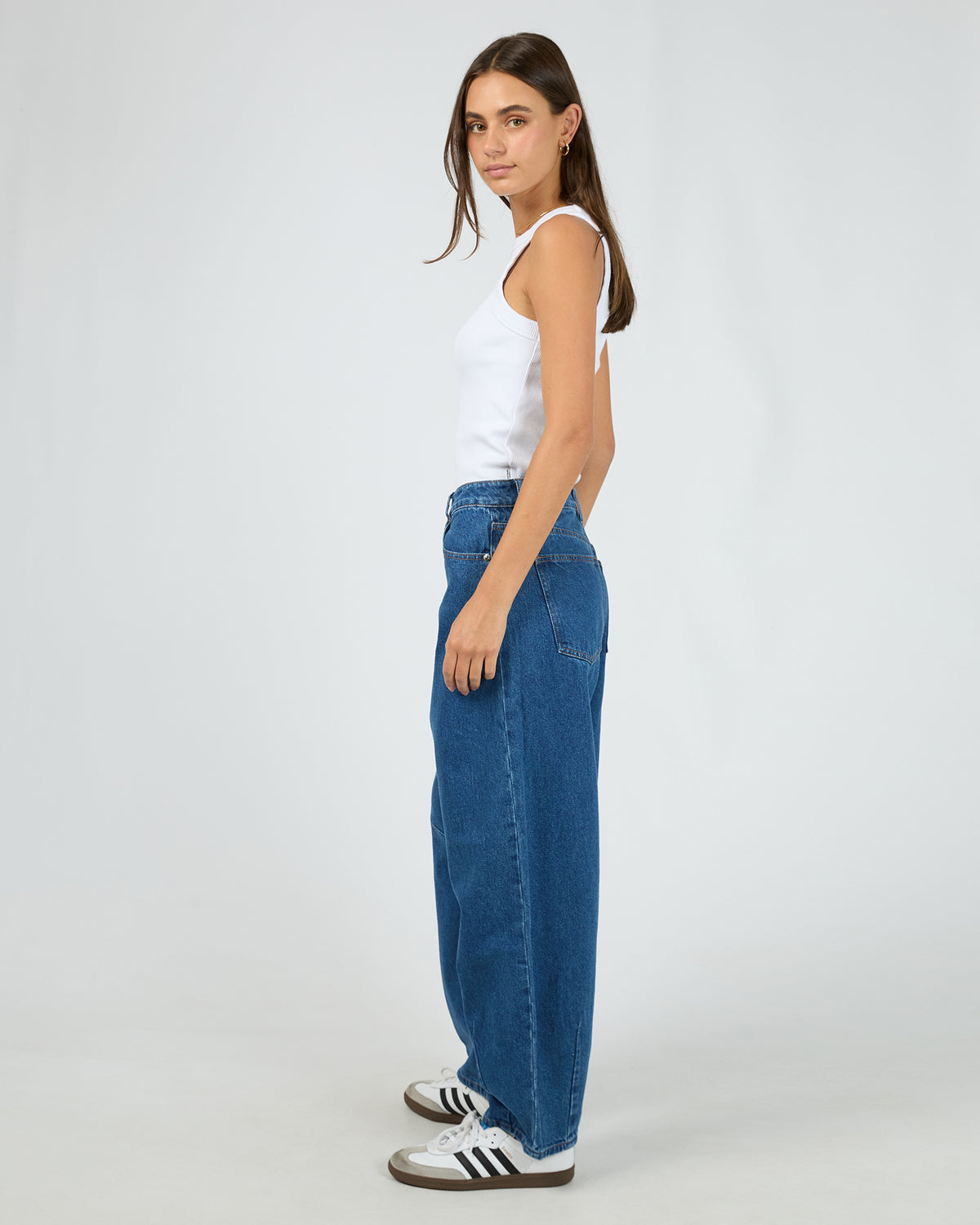 Hallie Barrel Leg Jean Heritage Blue