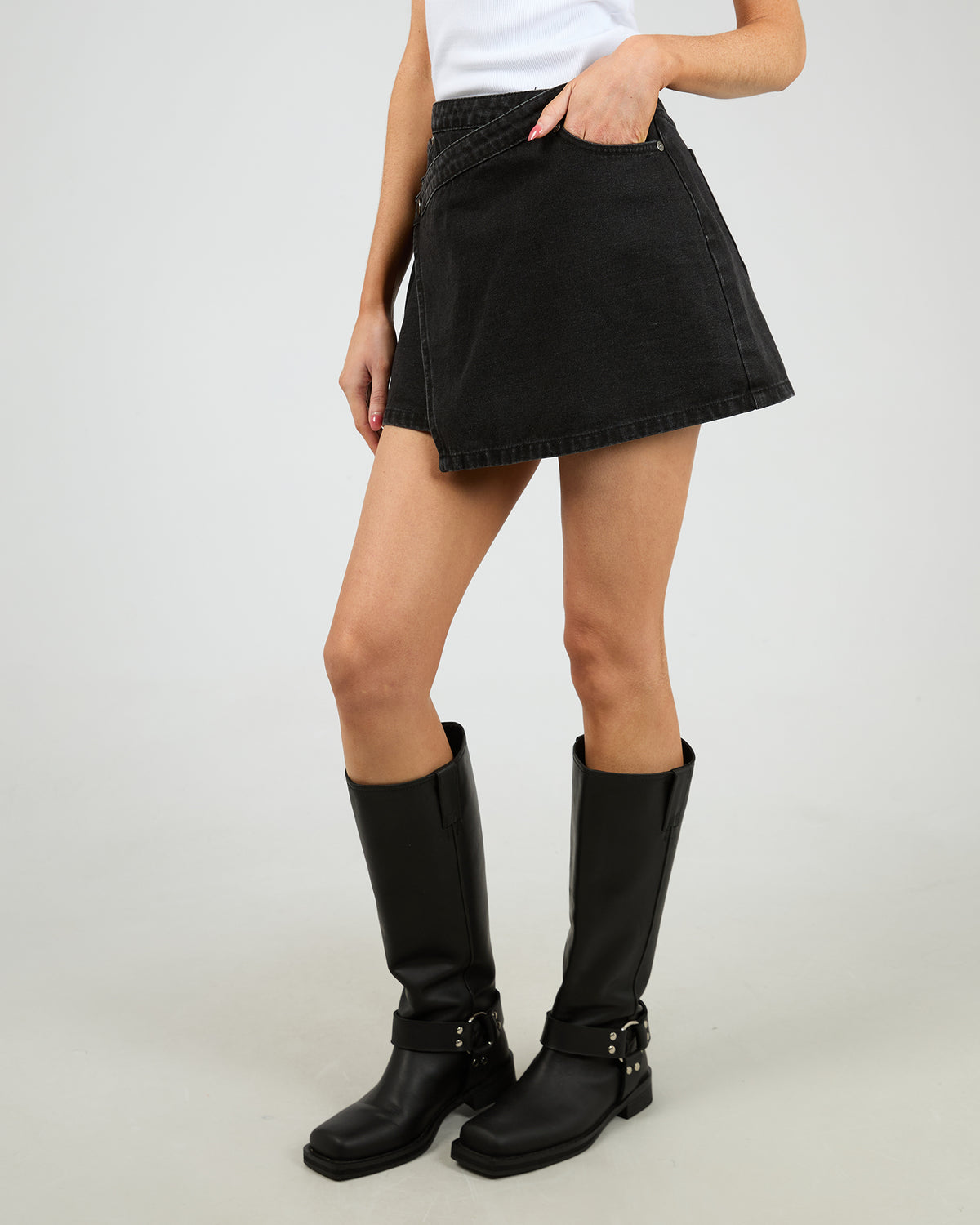 Lenni Mini Skort Washed Black