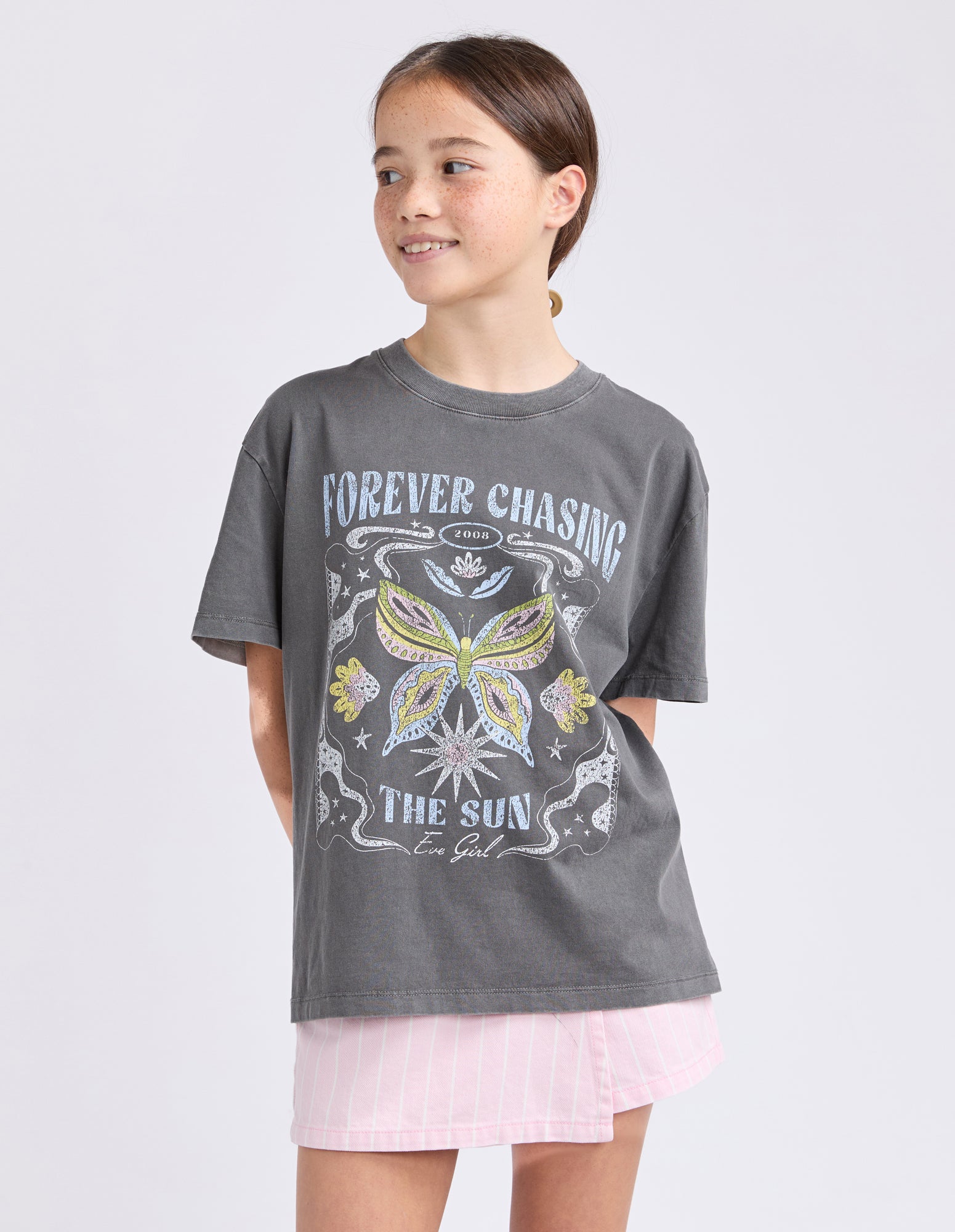 Chasing The Sun Tee Charcoal