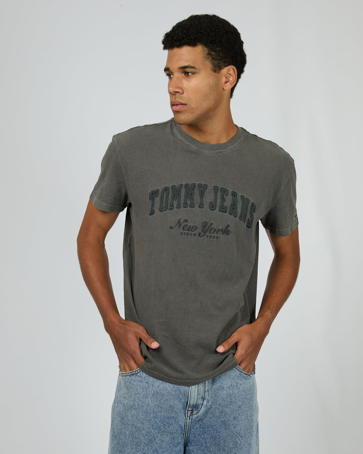 Regular Vintage Varsity Tee Black