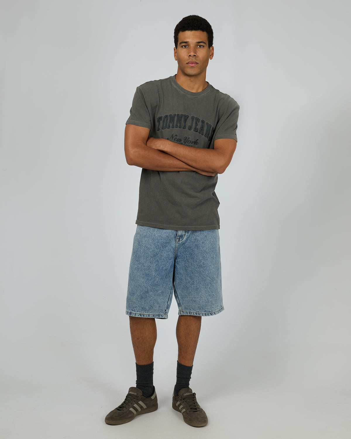 Regular Vintage Varsity Tee Black