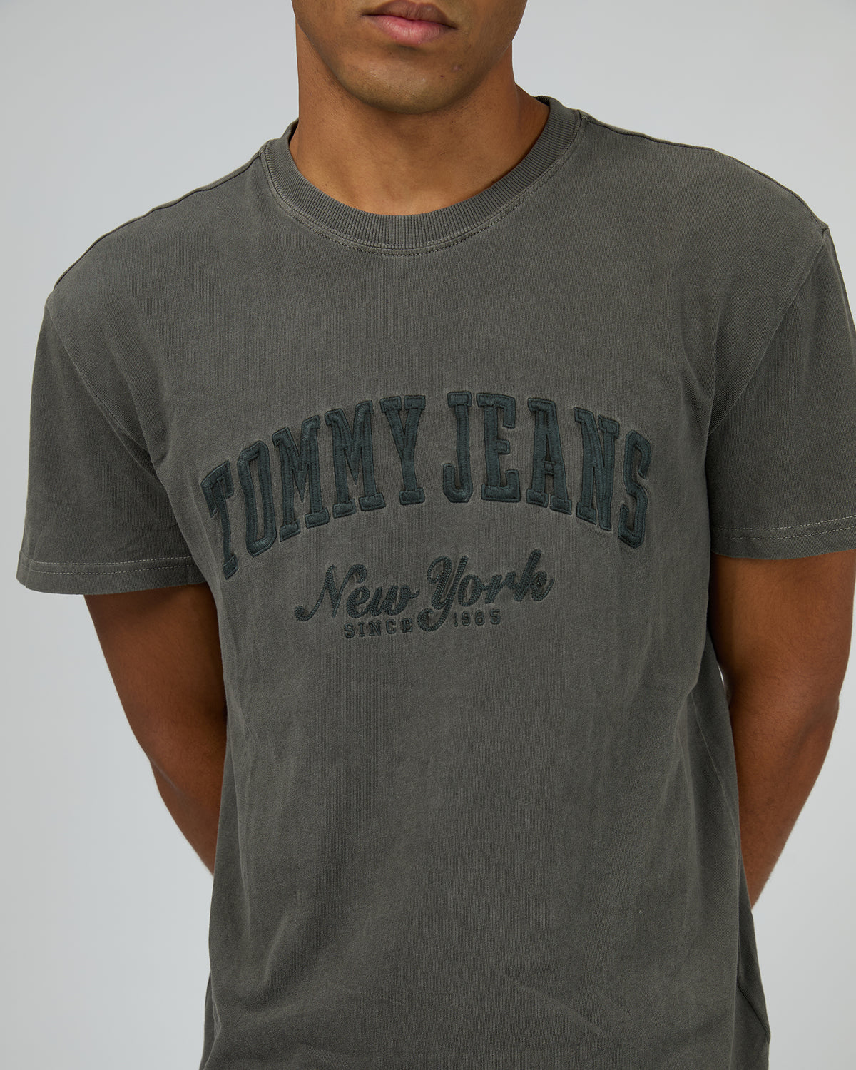 Regular Vintage Varsity Tee Black