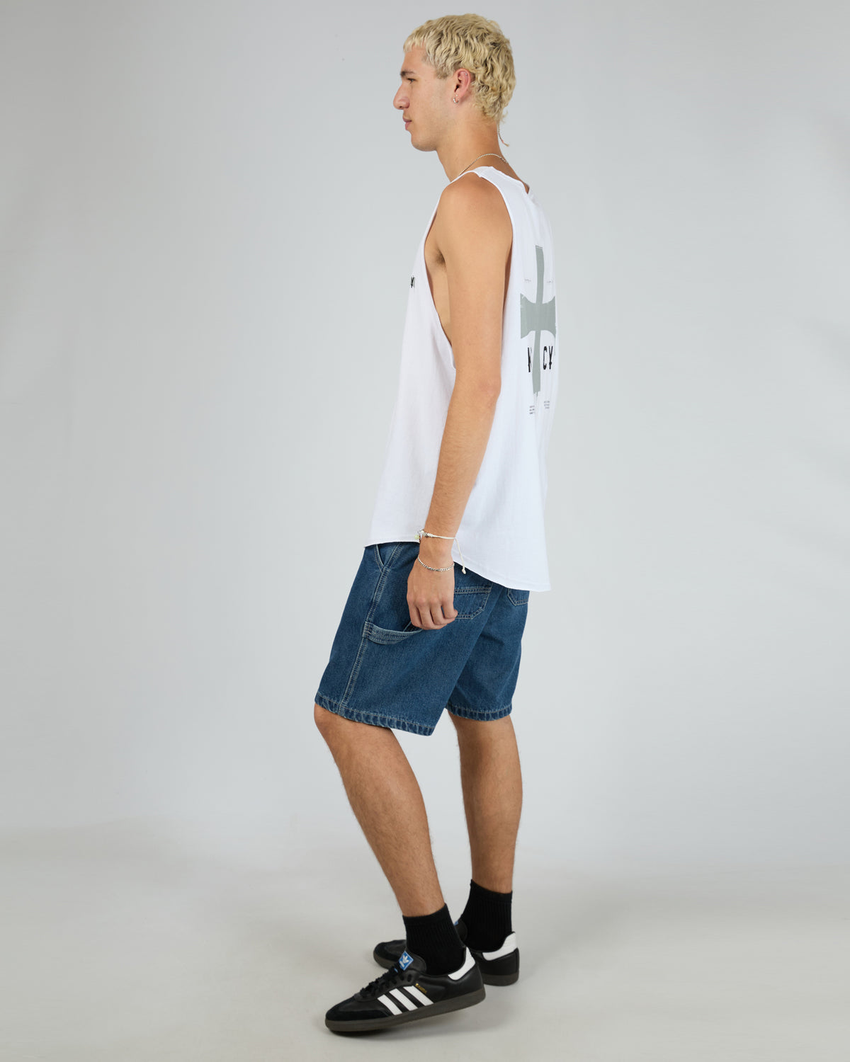 Advisor Raw V Neck Tank White