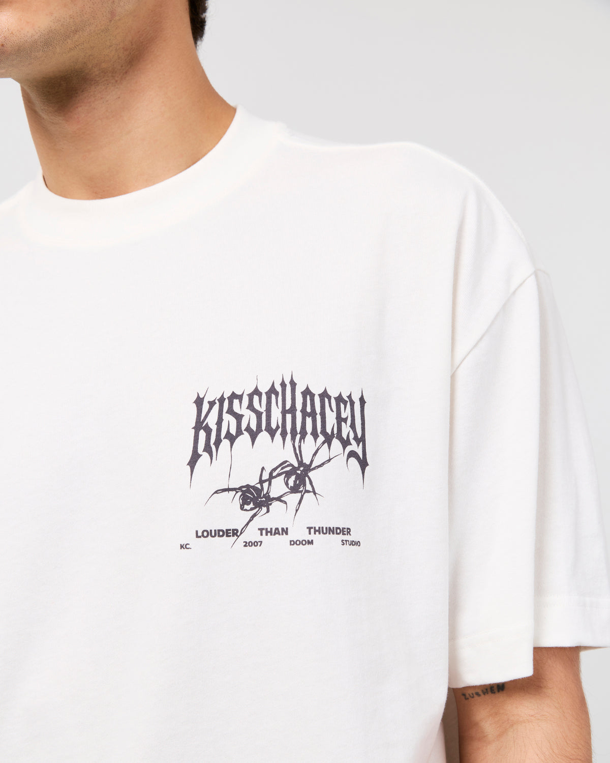 KC261013.WHT_7_1789956477000